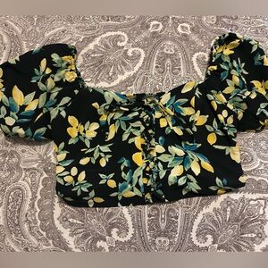Lily Rose crop top, size Medium, lemons